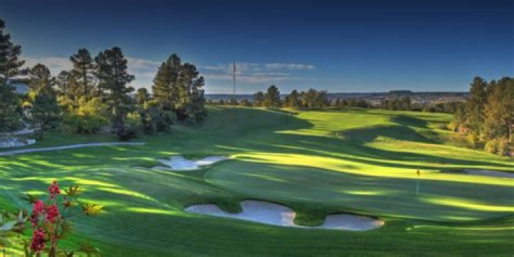 Exploring Castle Pines Golf Club: A Premier Golf Destination