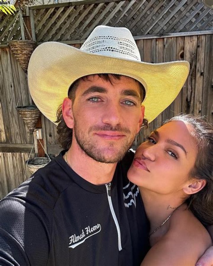 Did Alex and Loren move?