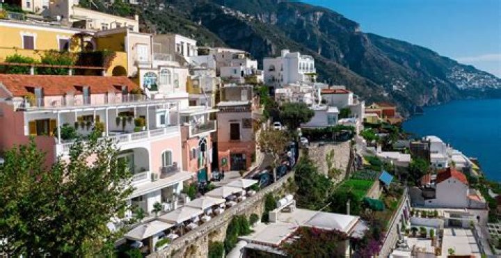 Hotel Villa Gabrisa Positano: A Luxurious Retreat on the Amalfi Coast