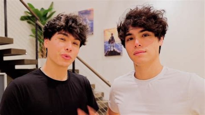 How old are the twins in Yashahime?
