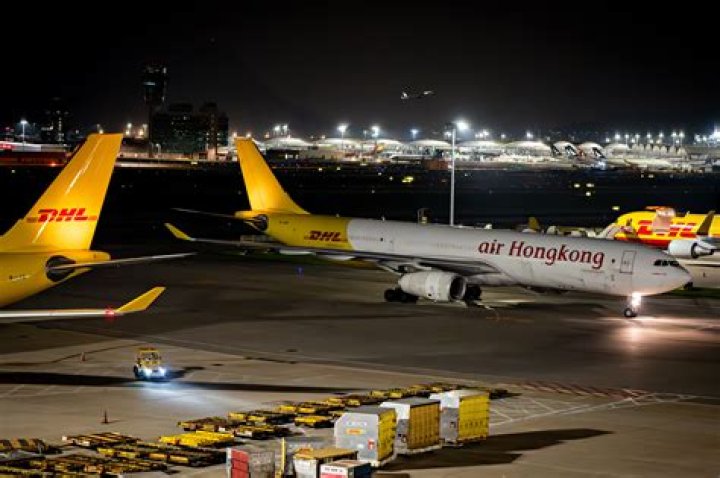 Is DHL Express by air?