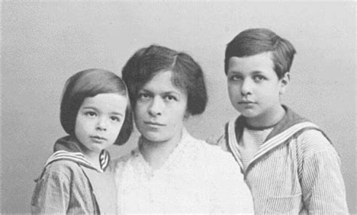 Lieserl Marić: The Untold Story of Einstein's Daughter