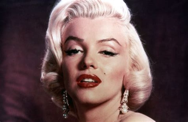 Captivating Images of Marilyn Monroe: A Glimpse into the Iconic Life of a Hollywood Legend