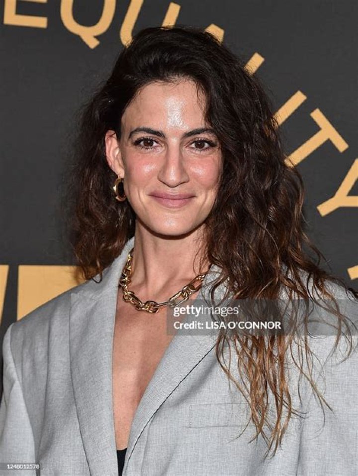 Rona-Lee Shimon: The Rising Star in the Entertainment Industry