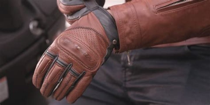 Should motorcycle riders wear full fingered gloves?