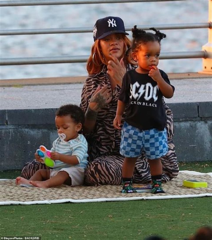 What tattoo did Rihanna get with Drake?