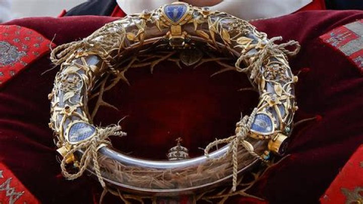 Where is the crown of thorns now?