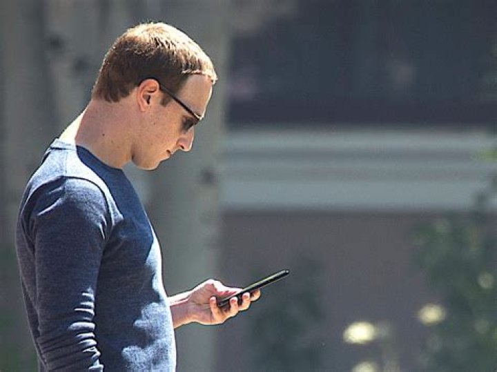Which smartphones do tech billionaires use?
